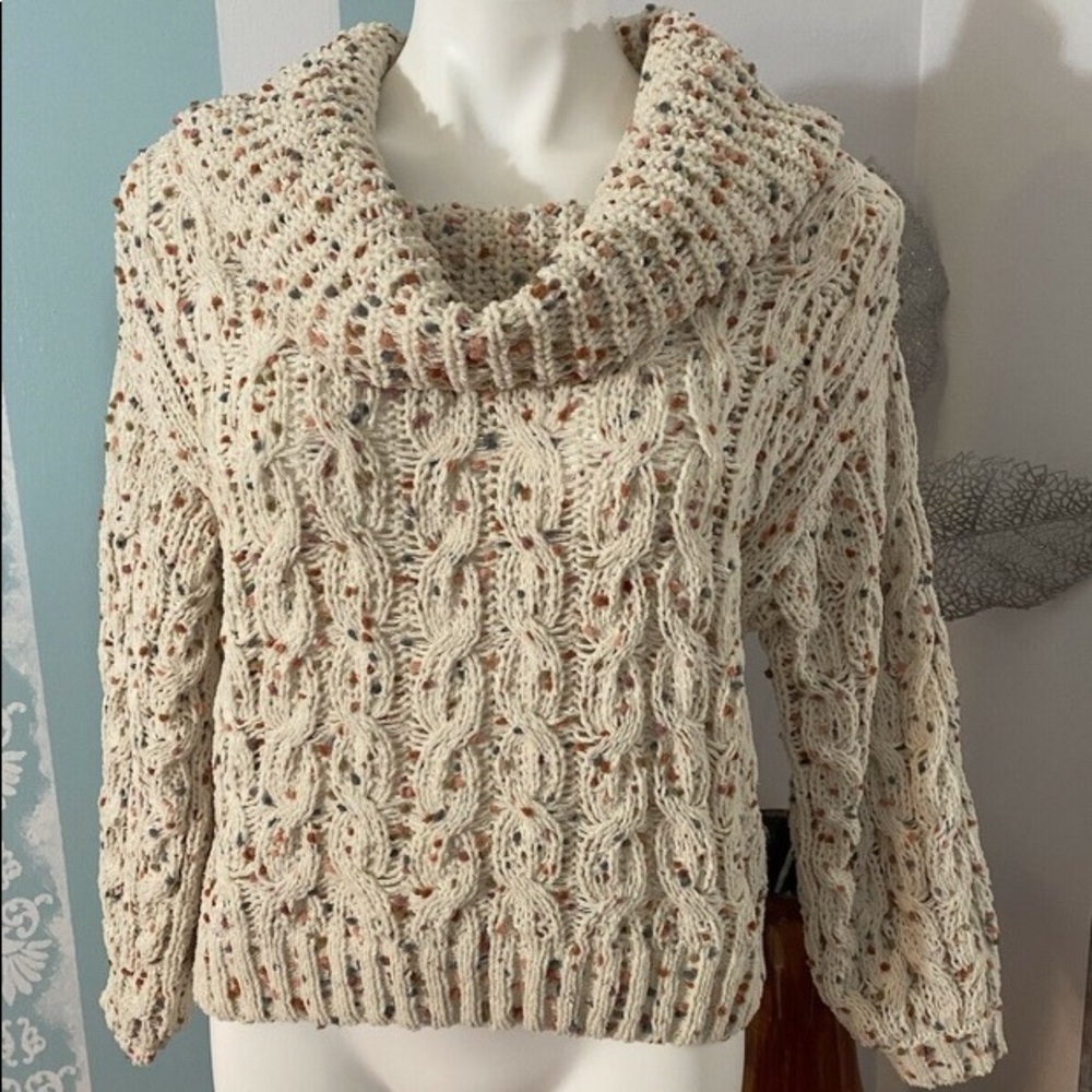 Moon & Madison Cropped Cable Knit Sweater “NWOT”
